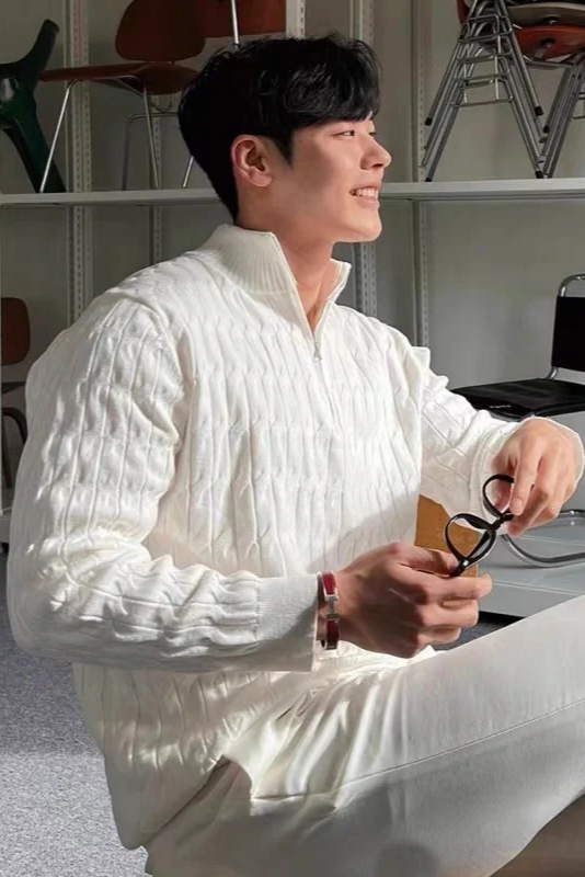 GWANGJY CABLE HALF ZIP SWEATER